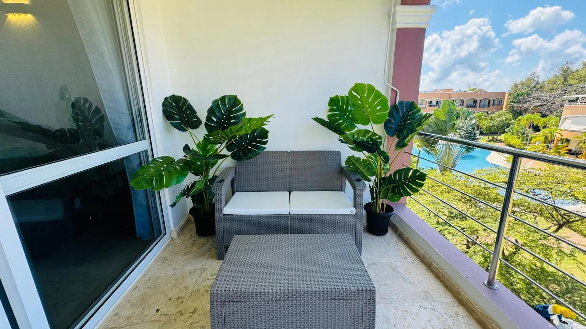 Las Ballenas Beachfront Apartments Las Terrenas