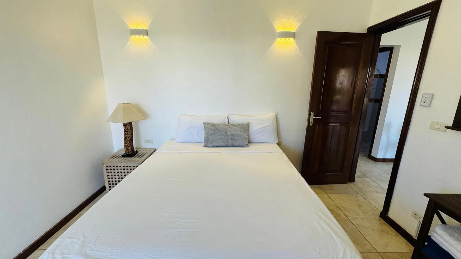 Las Ballenas Beachfront Apartments Las Terrenas 0*,