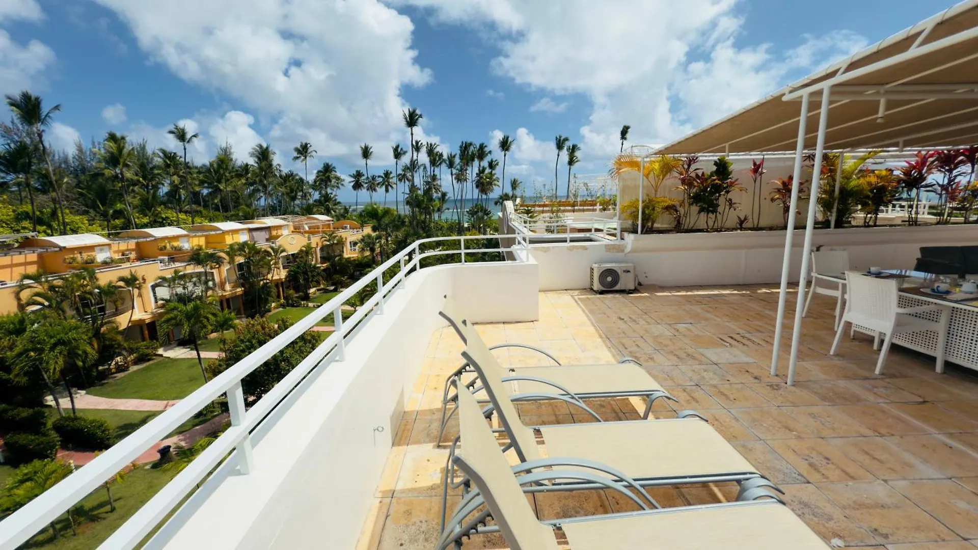 Las Ballenas Beachfront Apartments Las Terrenas