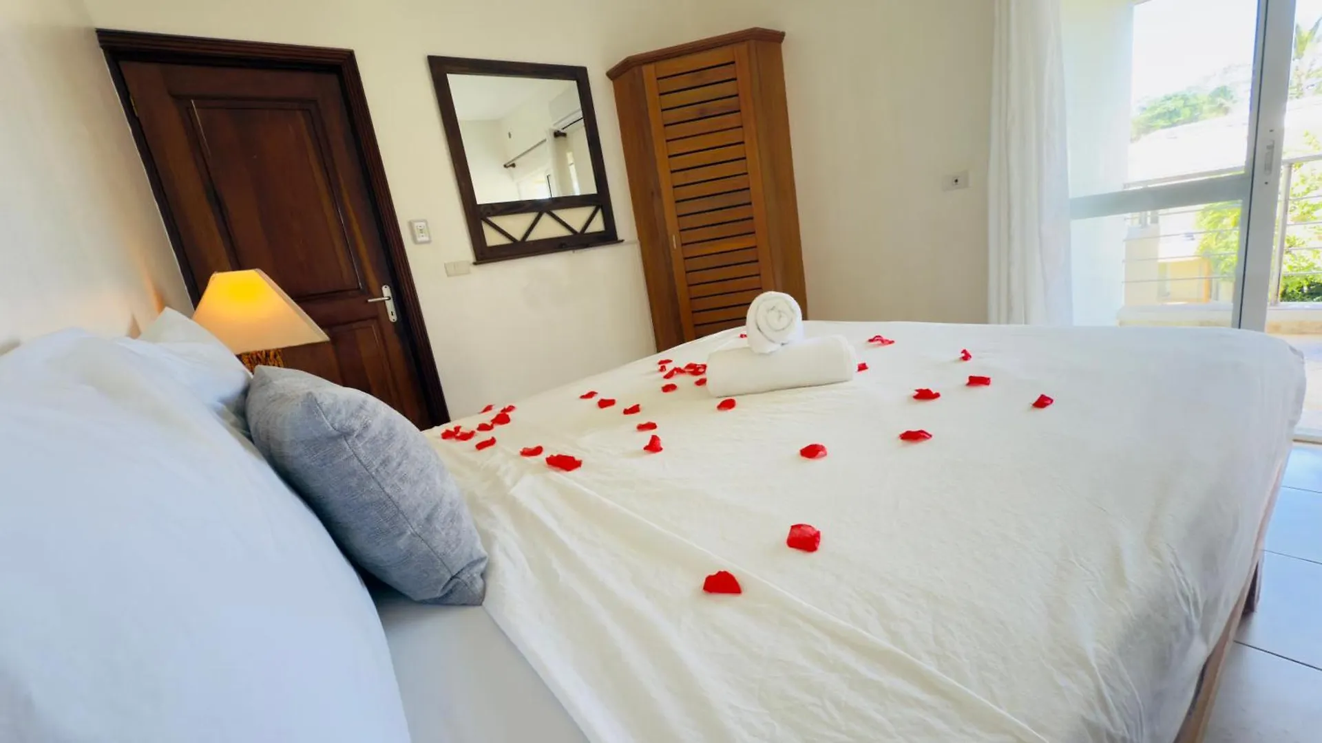 Las Ballenas Beachfront Apartments Las Terrenas