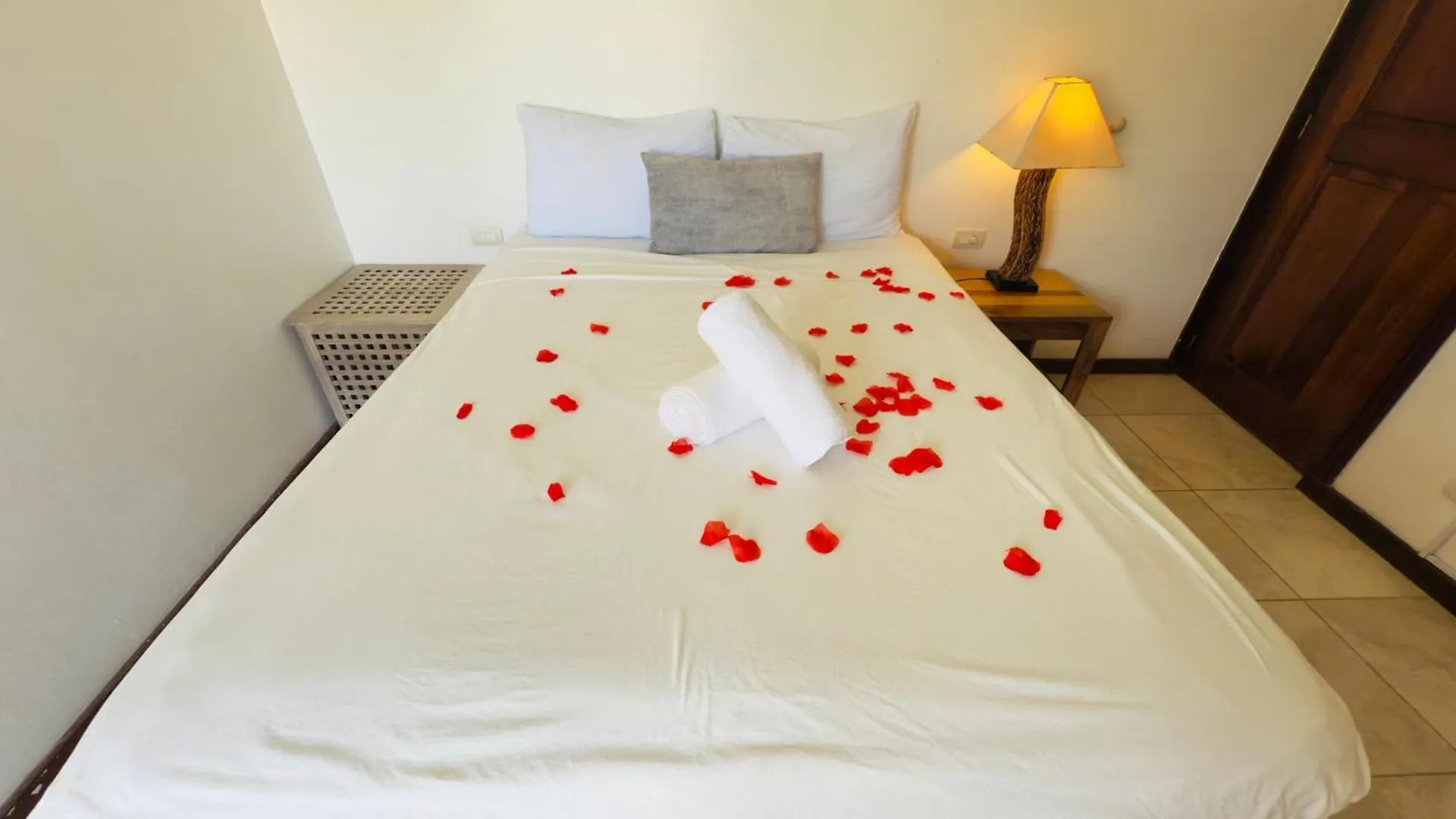 Las Ballenas Beachfront Apartments Las Terrenas